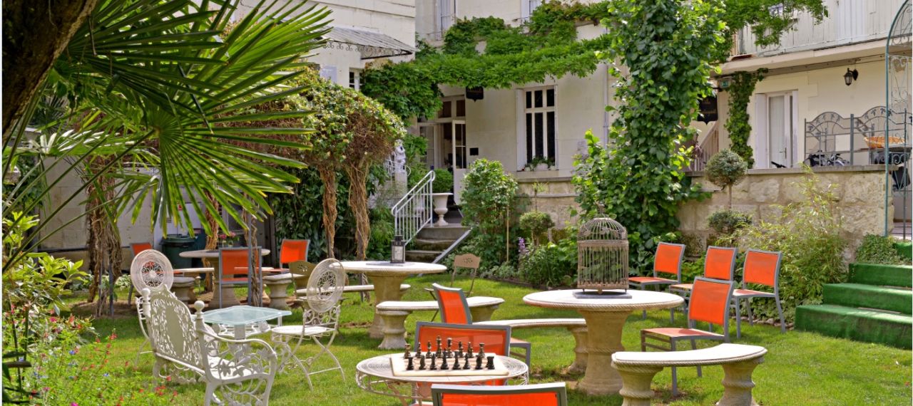 jardin dans l'hôtel à Chinon